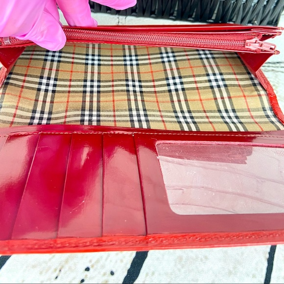 Burberry leather bifold wallet with inside Nova Check plaid cloth - Picture 6 of 16